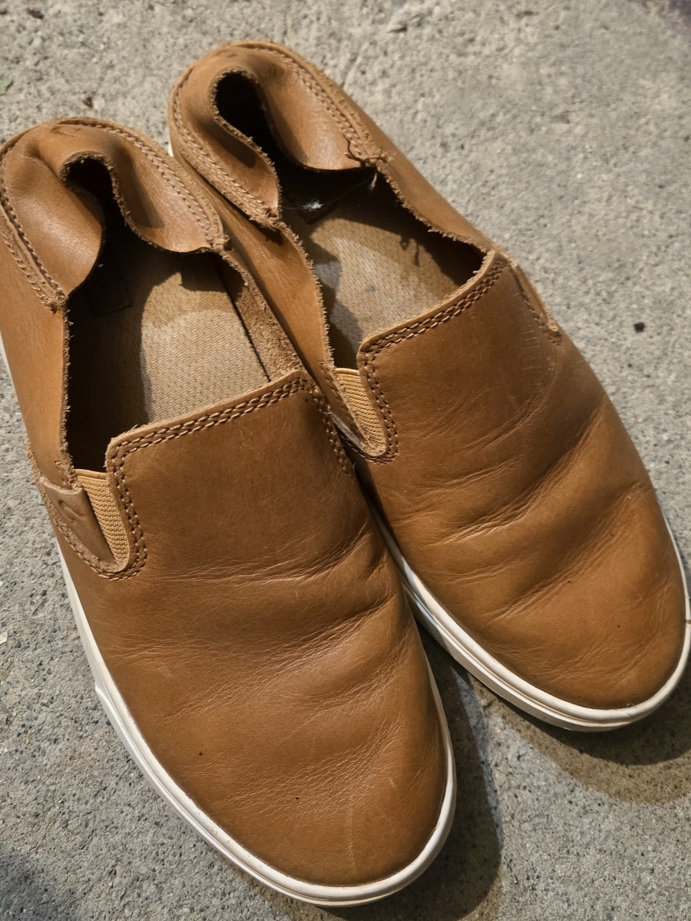 Womens Slip-On Leather Sneakers in Tan